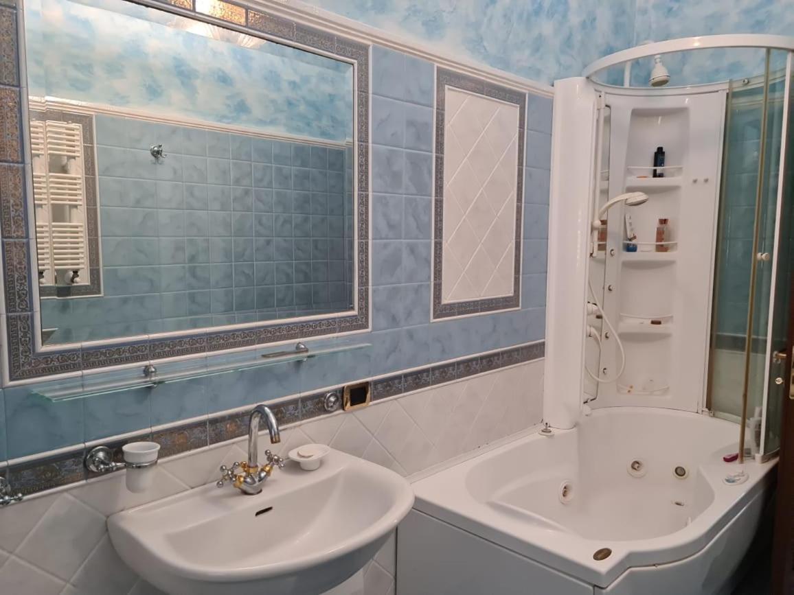 Appartamento Deluxe Centrale, جنوى المظهر الخارجي الصورة